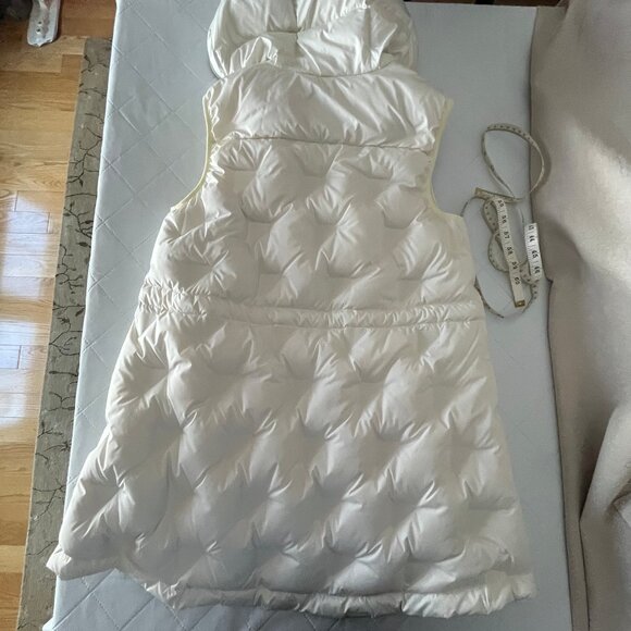 Marc Cain Cream/Winter White Down Vest - size N1 / Small/Medium - Picture 7 of 17